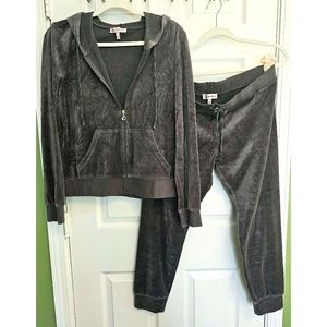 Y2K Vintage Juicy Couture Velor Tracksuit. Gray. Size: Large.